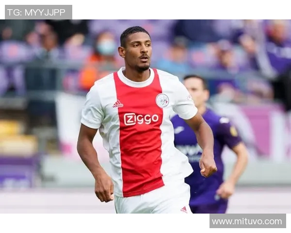 莱万欧冠赛场火力全开10场12球领跑射手榜势不可挡 莱万欧冠赛场火力全开10场12球领跑射手榜势不可挡