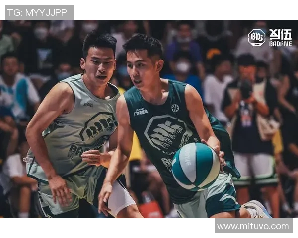 街球球员与职业球员的巅峰对决谁能赢得篮球的荣耀与尊重 街球球员与职业球员的巅峰对决谁能赢得篮球的荣耀与尊重