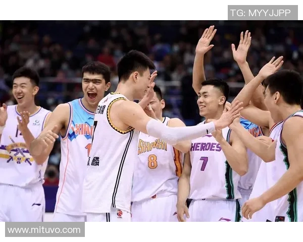 方硕的篮球之路：从青涩少年到CBA明星的成长历程与心路历程