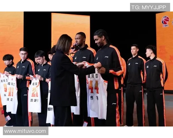 江苏肯帝亚迎战上海篮球队争夺季后赛资格的关键对决