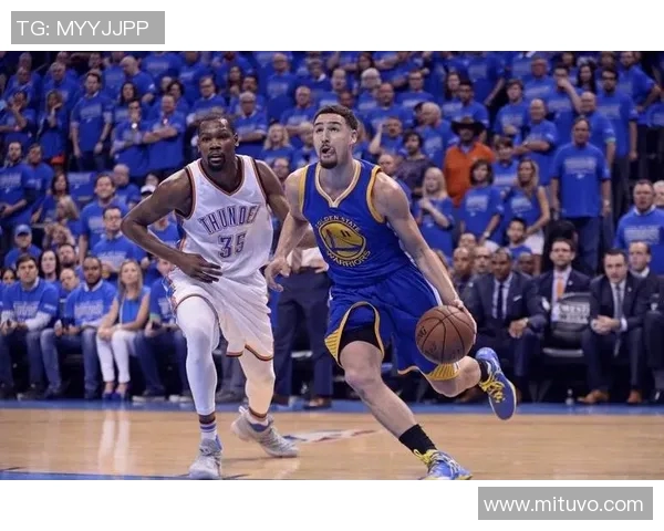 克莱汤普森：勇士队的三分射手与篮球场上的传奇故事