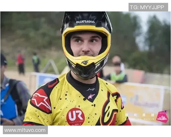 容大与人和激战23轮赛季巅峰对决精彩瞬间回顾与分析 容大与人和激战23轮赛季巅峰对决精彩瞬间回顾与分析