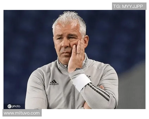 科斯塔的足球之路:从青涩少年到顶级射手的传奇旅程 科斯塔的足球之路:从青涩少年到顶级射手的传奇旅程