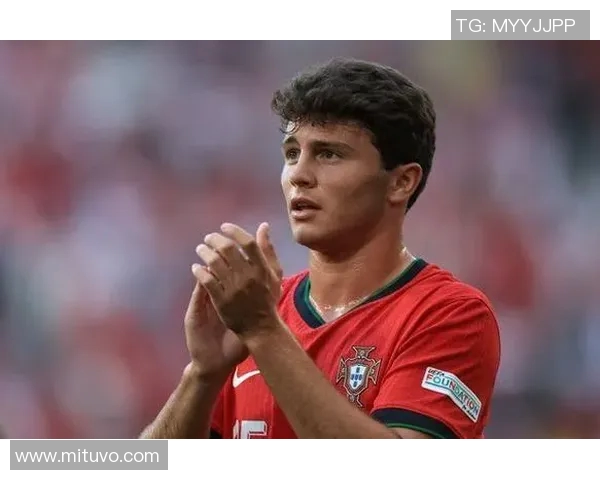 若昂内维斯：从新星崛起到足球舞台的璀璨之星